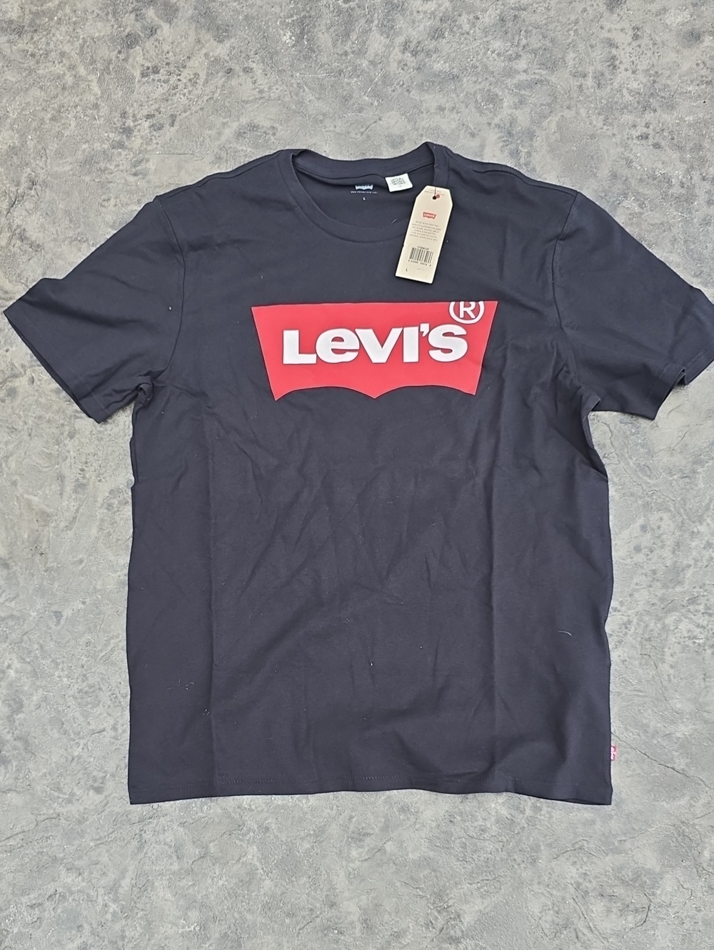 Levi's Men's Black Logo Tee with Red Batwing Graphic LARGE L NWT NEW